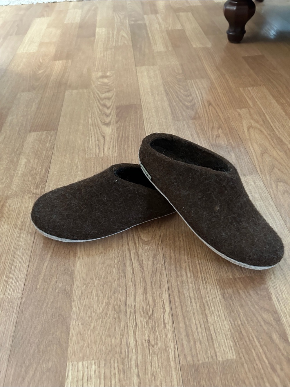 Women's Cozy Brown Felt Slip-On Slippers